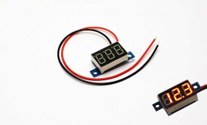 Mini Digital Voltmeter LED 3,3 - 30 Volt Akku Spannung Messen