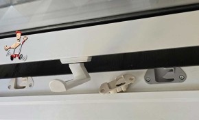 Schließgegenstück 3161, verschraubtes Kunststoffteil unten für Bedienungsgriff Velux GPL/GPU